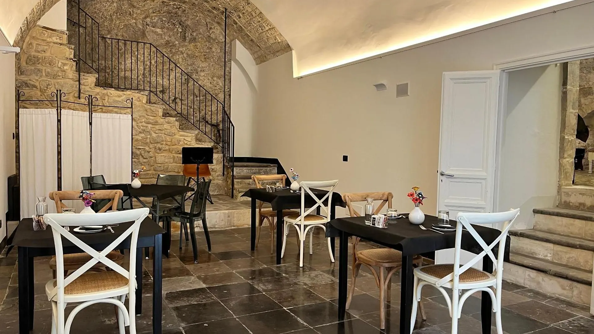 Hotel Neropece Ragusa 2*,  Italia